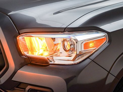 Used 2023 Toyota Tacoma SR image 8