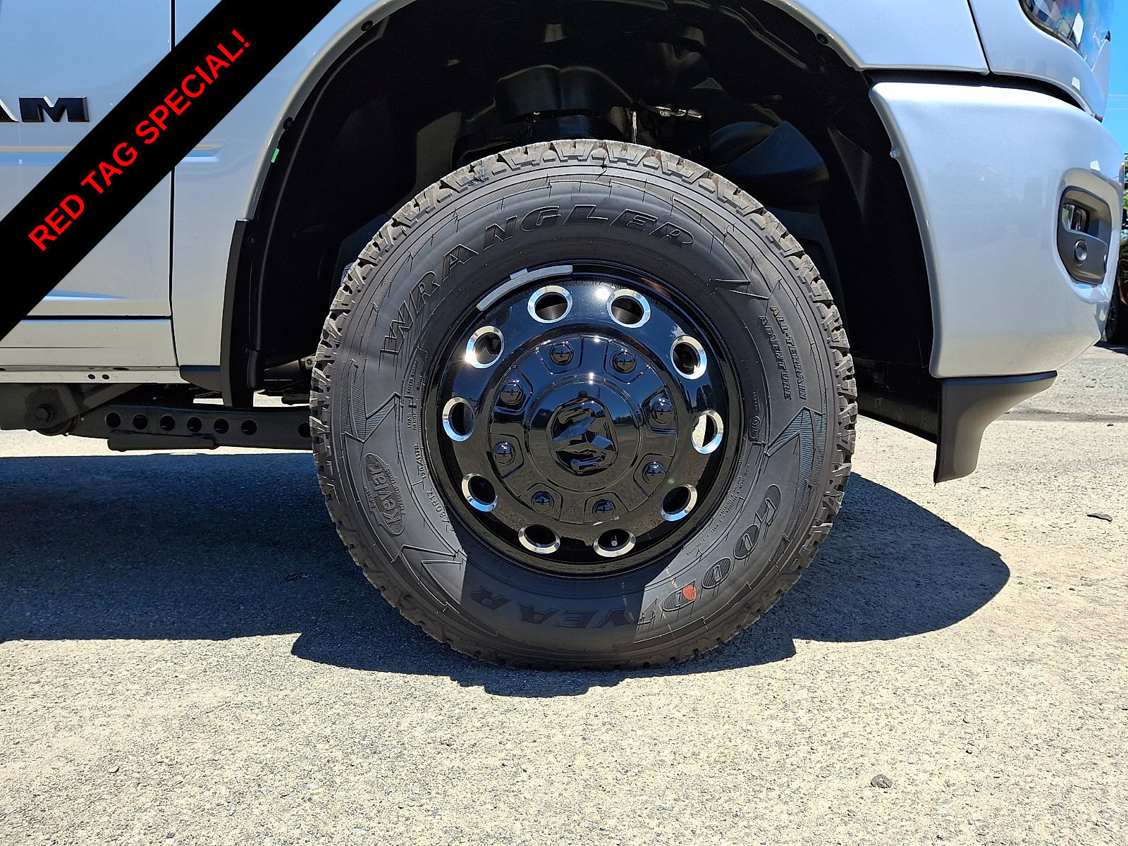 New 2026 RAM 3500 Big Horn AWD/4WD image 5