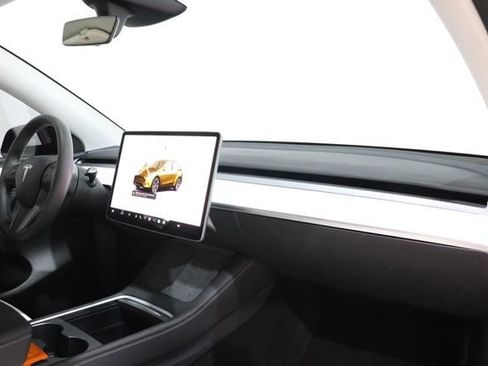Used 2025 Tesla Model Y Long Range AWD/4WD image 15