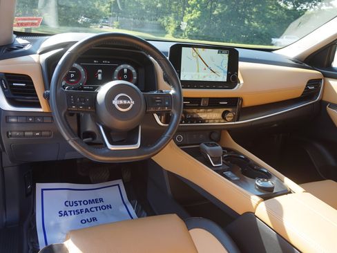 Used 2022 Nissan Rogue Platinum w/ Head-Up Display Package AWD/4WD image 16