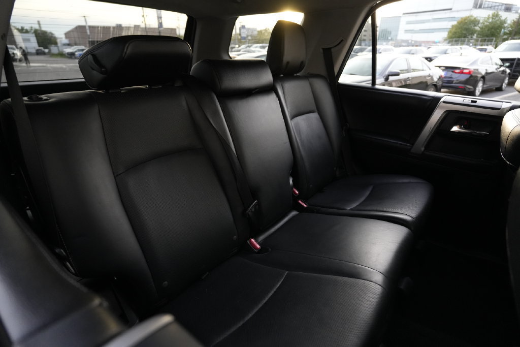 Used 2016 Toyota 4Runner Limited AWD/4WD image 28