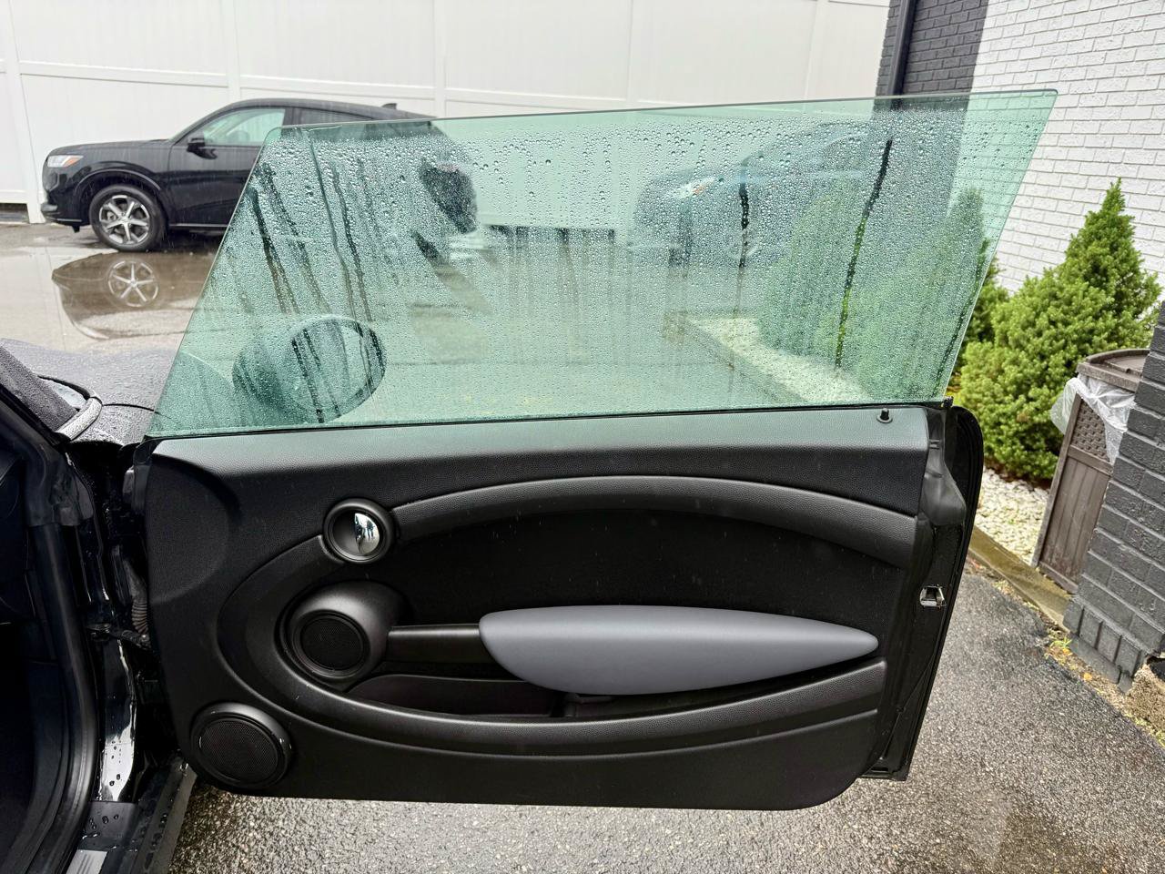 Used 2011 MINI Cooper Convertible FWD image 17