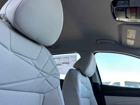 New 2025 Hyundai Tucson SE image 16
