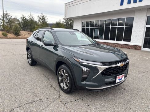 New 2026 Chevrolet Trax LT w/ Driver Confidence Package image 5