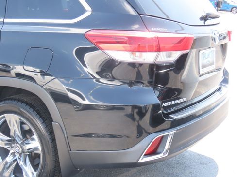 Used 2018 Toyota Highlander Limited Platinum AWD/4WD image 14