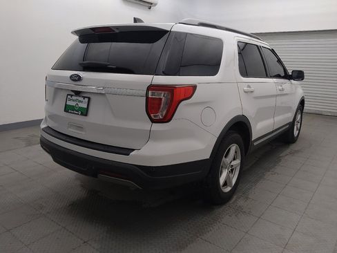 Used 2019 Ford Explorer XLT image 9