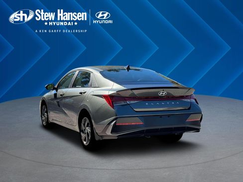 New 2026 Hyundai Elantra SEL Sport Premium image 6