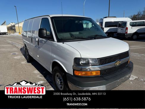 Used 2017 Chevrolet Express 3500 image 16