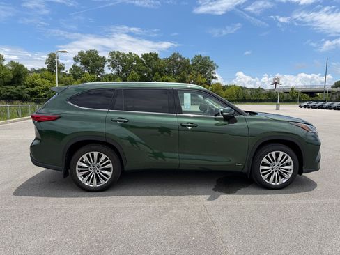 Used 2023 Toyota Highlander Platinum AWD/4WD image 8
