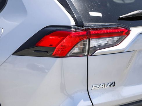 Certified 2025 Toyota RAV4 XLE AWD/4WD image 8