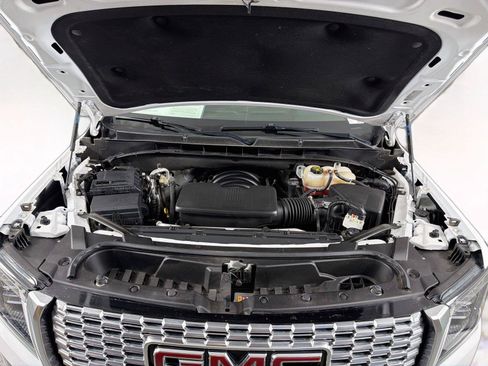 Used 2024 GMC Yukon Denali AWD/4WD image 32