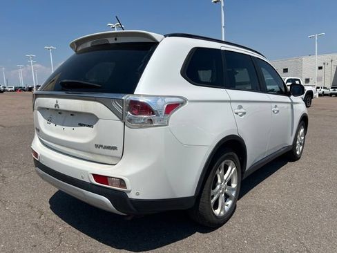 Used 2015 Mitsubishi Outlander SE AWD/4WD image 6