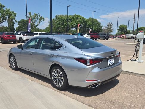 Used 2024 Lexus ES 350 w/ Accessory Package (Z1) FWD image 7
