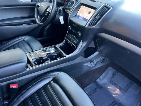Used 2020 Ford Edge SEL image 17