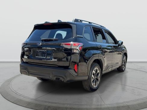 Used 2025 Subaru Forester Premium AWD/4WD image 7