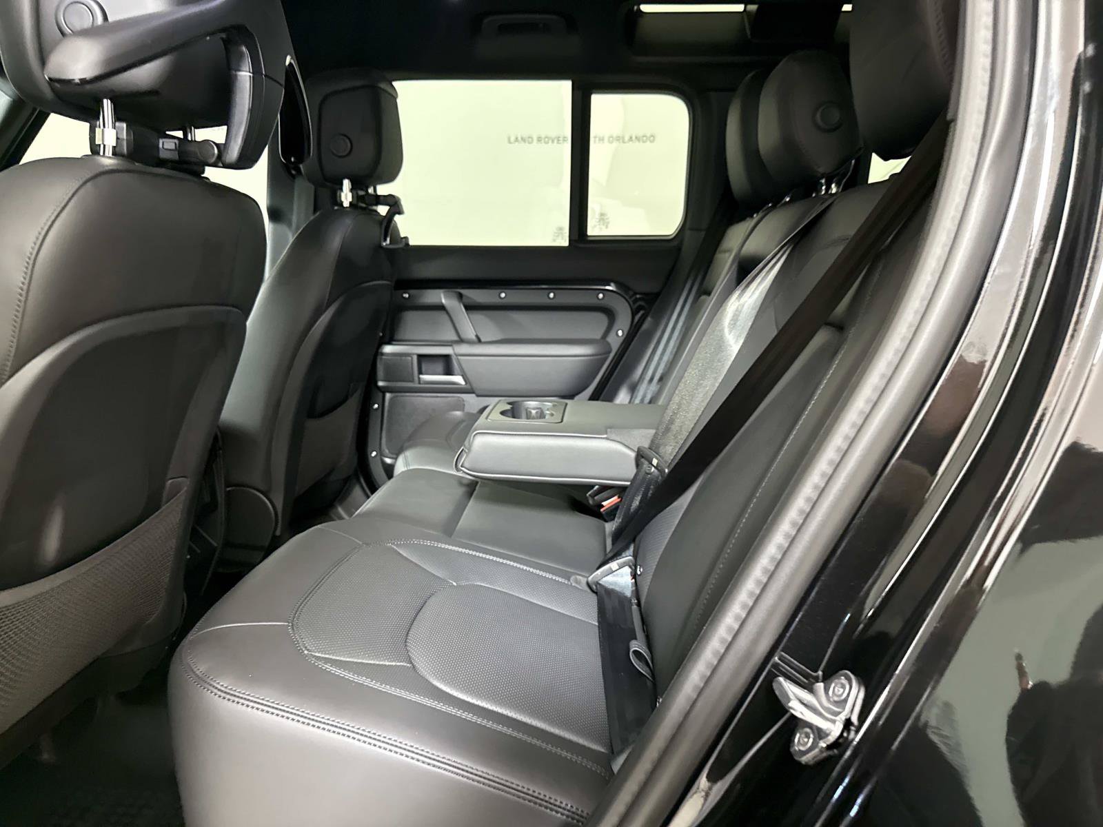 New 2026 Land Rover Defender 110 X-Dynamic SE AWD/4WD image 13