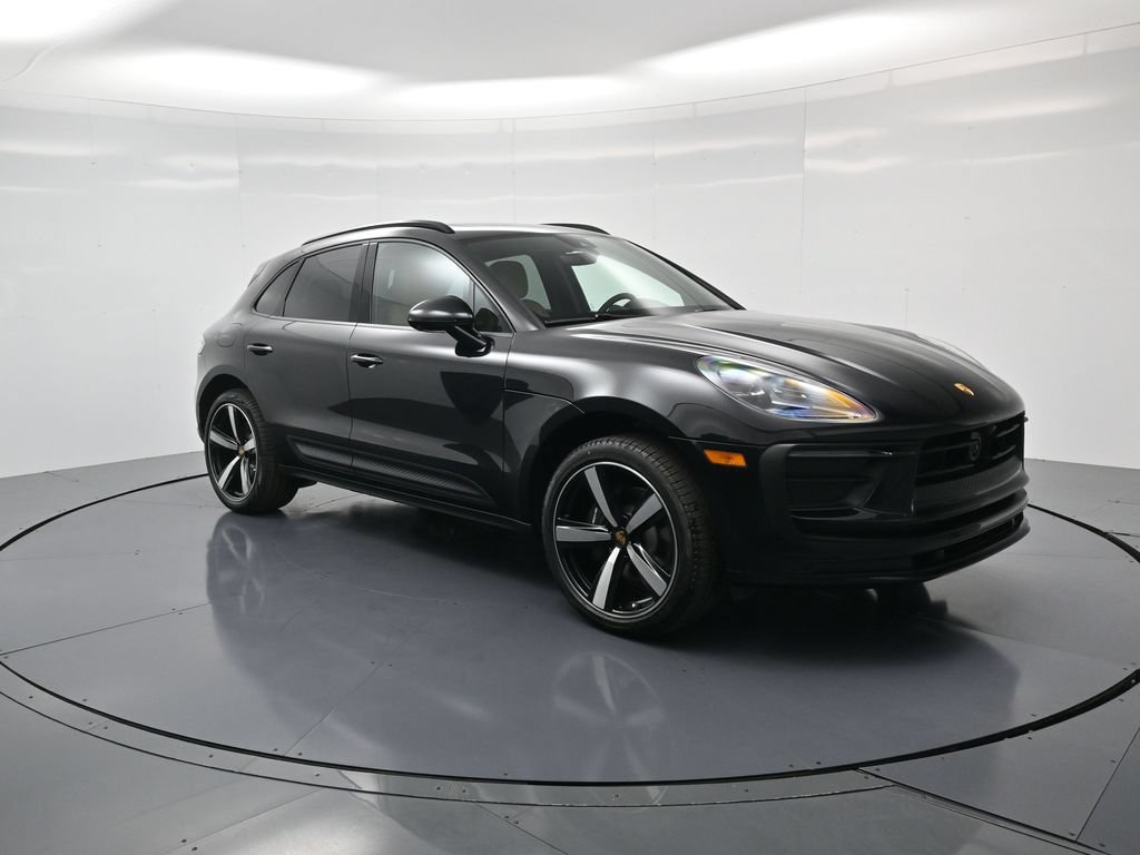 Used 2026 Porsche Macan AWD/4WD image 32