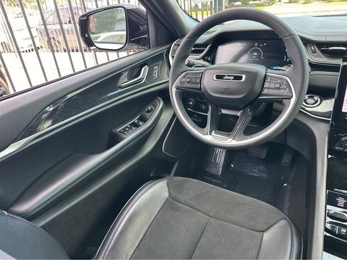 Used 2022 Jeep Grand Cherokee Trailhawk w/ Advanced Protech Group II image 19