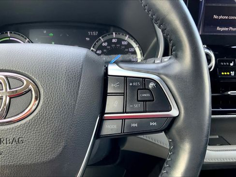 Used 2021 Toyota Highlander Platinum image 22