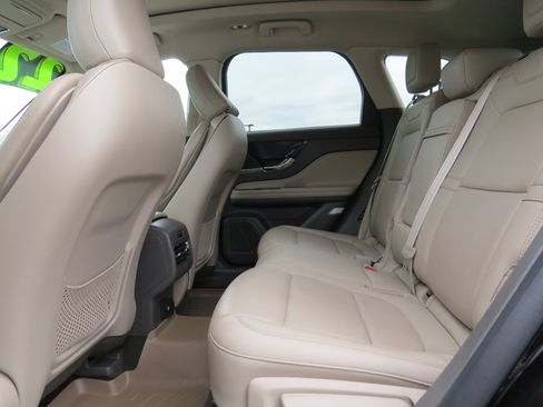 Used 2022 Lincoln Corsair Reserve w/ Elements Package image 16