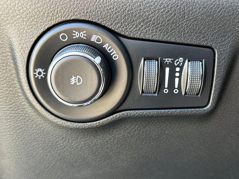 Used 2024 Jeep Compass Trailhawk w/ Sun and Sound Group AWD/4WD image 20
