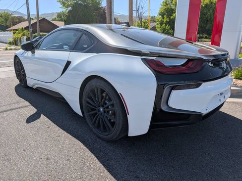 Used 2020 BMW i8 Coupe AWD/4WD image 7