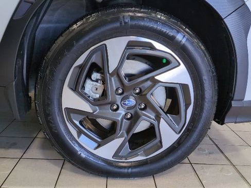 Used 2024 Subaru Crosstrek 2.5i Limited AWD/4WD image 28