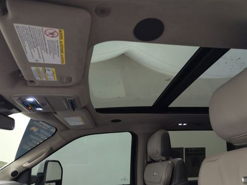 Certified 2025 Ford F450 Platinum w/ Platinum Plus Package image 6