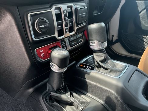Used 2021 Jeep Wrangler Unlimited Rubicon AWD/4WD image 26