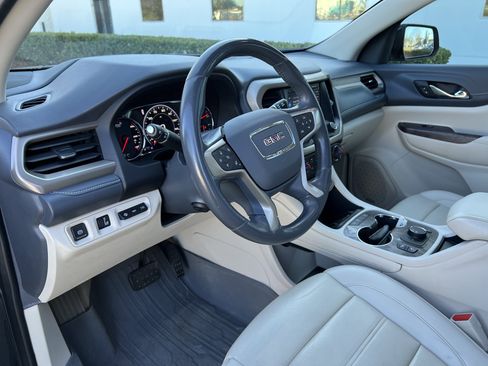 Used 2021 GMC Acadia Denali w/ Denali Technology Package image 17