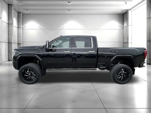 Used 2024 GMC Sierra 3500 Denali Ultimate AWD/4WD image 4