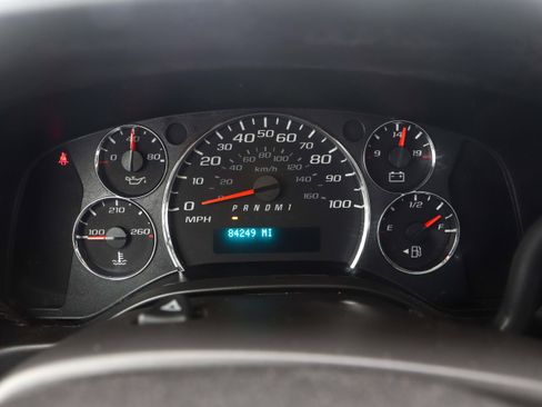 Used 2017 Chevrolet Express 2500 Extended image 23