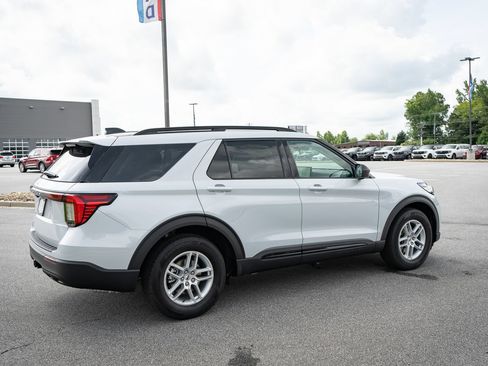 New 2026 Ford Explorer Active RWD image 10