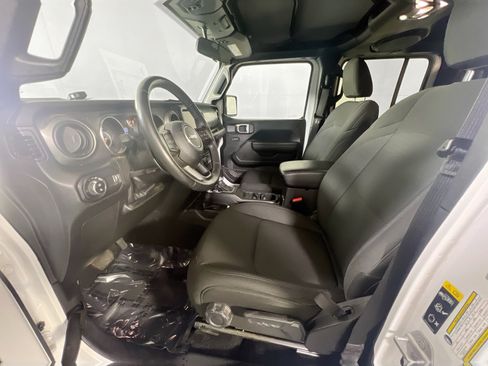 Used 2023 Jeep Gladiator Sport AWD/4WD image 20