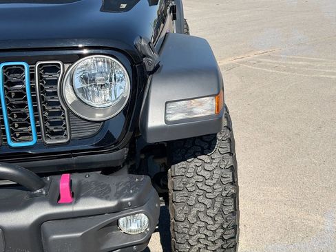 Used 2024 Jeep Wrangler Sport S image 11