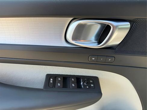 Used 2019 Volvo XC40 T5 Momentum image 24