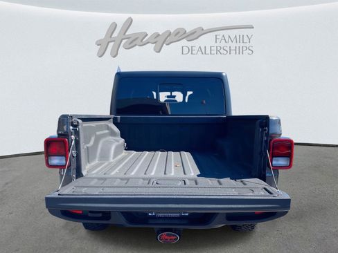 Used 2021 Jeep Gladiator Willys image 40