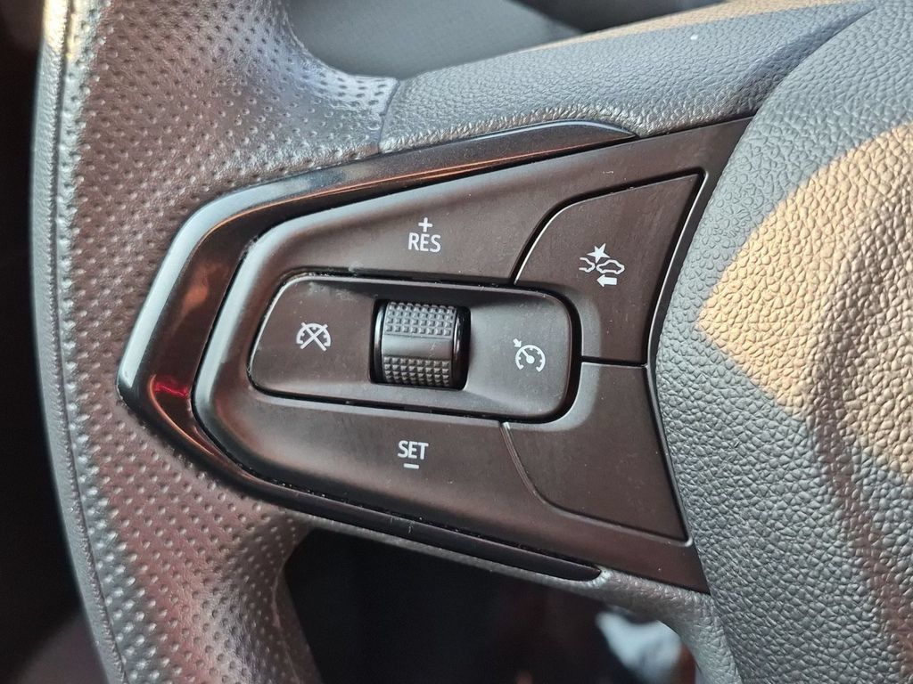 Used 2025 Chevrolet TrailBlazer LT AWD/4WD image 18