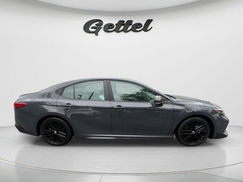 Used 2025 Toyota Camry SE FWD image 4