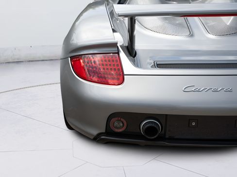 Used 2005 Porsche Carrera GT RWD image 18
