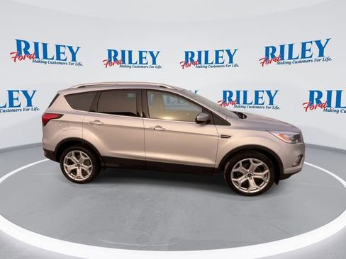 Certified 2019 Ford Escape Titanium image 9