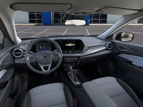New 2026 Chevrolet Trax LT w/ Driver Confidence Package FWD image 15