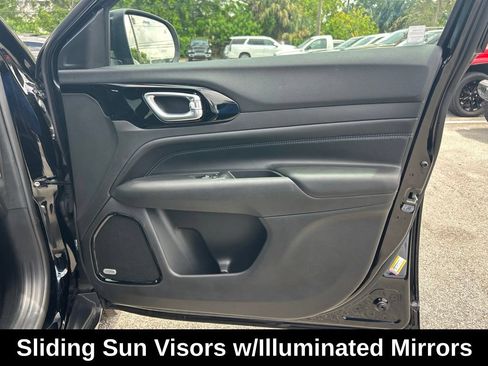 Certified 2025 Jeep Compass Latitude w/ Sun & Sound Group AWD/4WD image 26