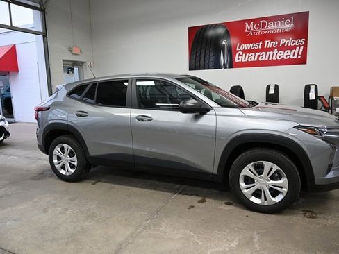 Used 2024 Chevrolet Trax LS image 4