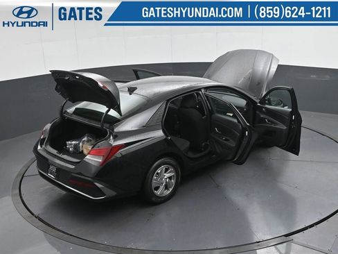 New 2026 Hyundai Elantra SE image 47