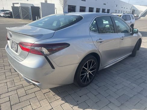 Certified 2022 Toyota Camry SE image 5