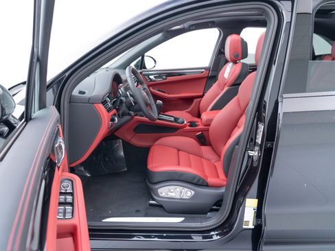 New 2026 Porsche Macan S image 18