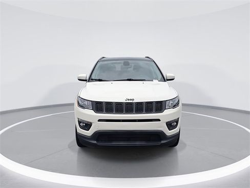 Used 2020 Jeep Compass Latitude image 3