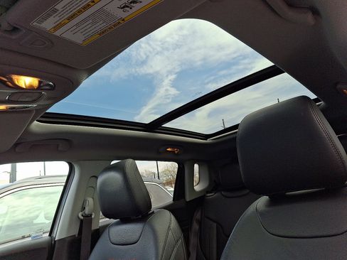 Certified 2022 Jeep Compass Trailhawk w/ Sun and Sound Group AWD/4WD image 14