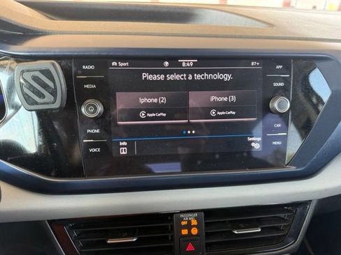 Used 2023 Volkswagen Taos SE w/ Panoramic Sunroof Package AWD/4WD image 18